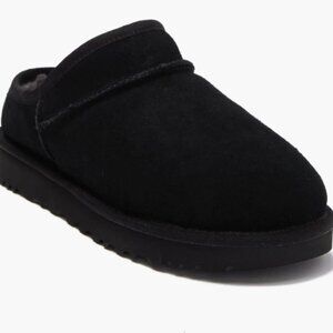 UGG Classic Slipper (Women)- Black Size 9